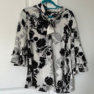 Black, White, & Grey Floral Patterned Blouse// Tie Neck Detailing // Fits like M